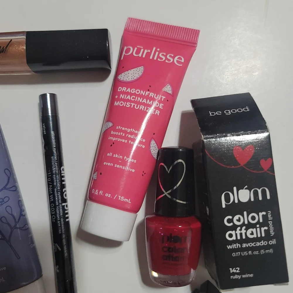 Cosmetics/ Skincare Bundle Manifested Moisturizer Lip‎ Eyeshadow Mask Eyeliner
